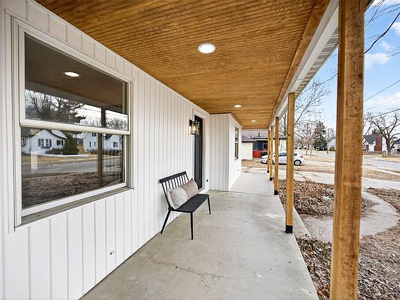 4th image of 2175 Newport St SW