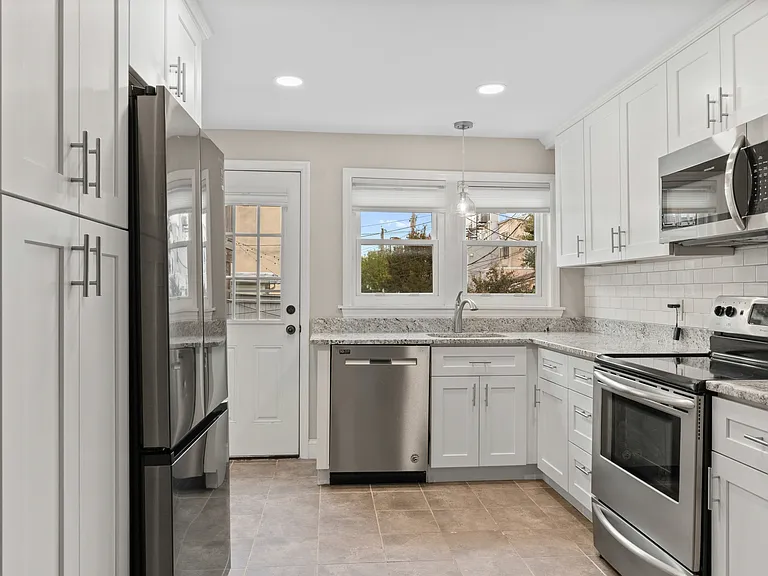 1524 E Clement St — Photo 7