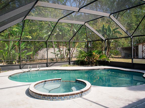 2nd image of 480 Robin Hood Dr