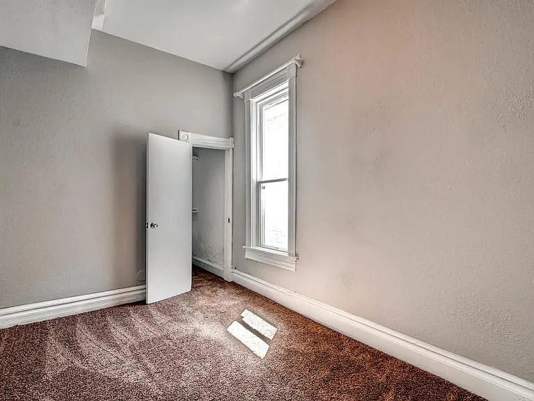 3225 N Marion St — Photo 9