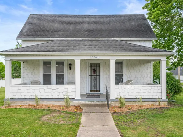 2241 W 11th St, Muncie, IN 47302