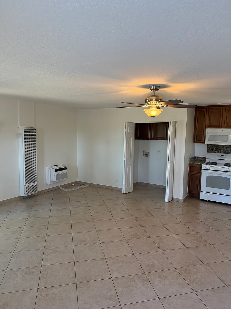 Building Photo - 14155 Grande Vista Ave #C