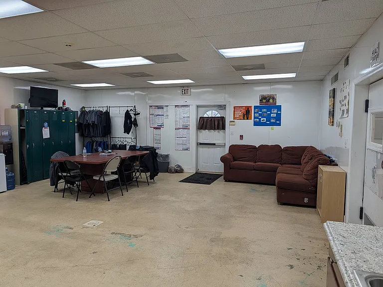 1500 Wilson Ave — Photo 23