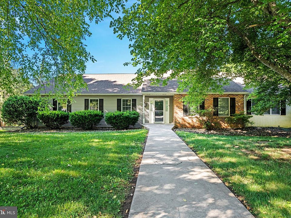1st image of 114 Cameron Dr