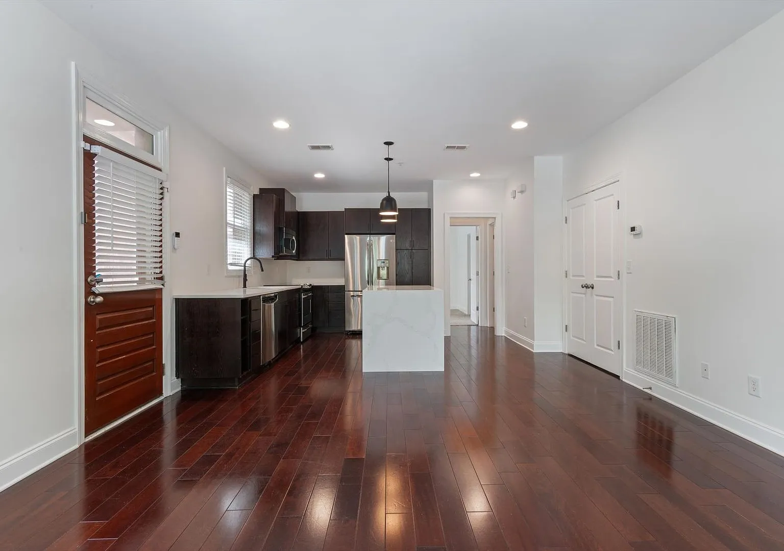 Germantown Modern Living! — Photo 3
