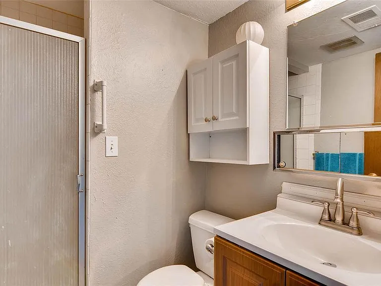 822 Torrey St — Photo 4