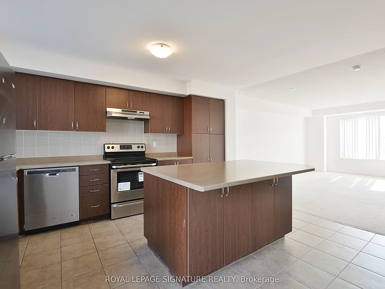 3135 Boxford Cres #6 — Photo 11