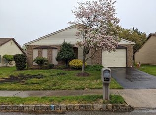 8 Benchley Dr, Marlboro, NJ 07746