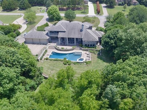 4th image of 13 Shady Bend Dr
