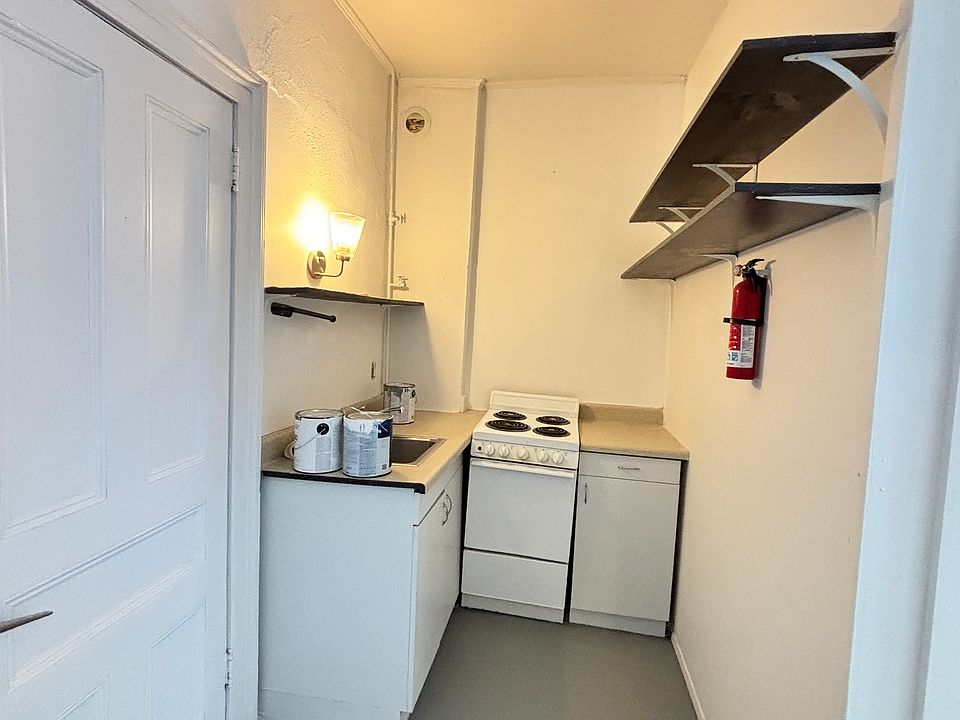 Kitchenette - 612 Warren Street #2