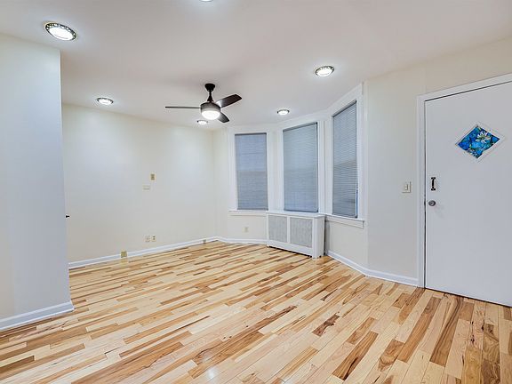 3rd image of 100 W 17th St #1