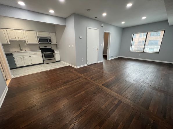 1096 Van Dyke St APT 202