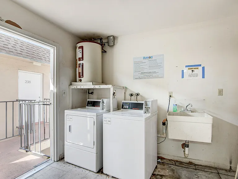 600 SW 2nd Ave #240 — Photo 45