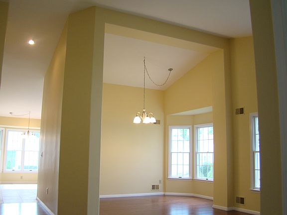 Vaulted ceilings!