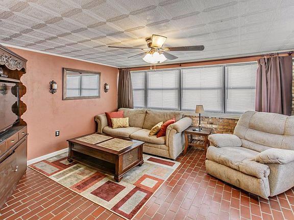 2nd image of 133 Glenhill Dr