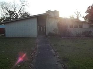 315 15th St, Nederland, TX 77627