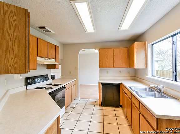 2nd image of 5423 Villa Mercedes