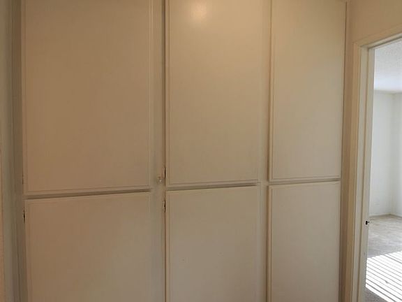5th image of 6115 Whitsett Ave #111