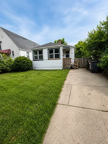 206 S Lake St Photo 1