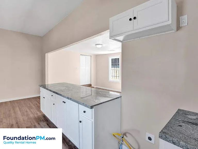 533 Leath St — Photo 7