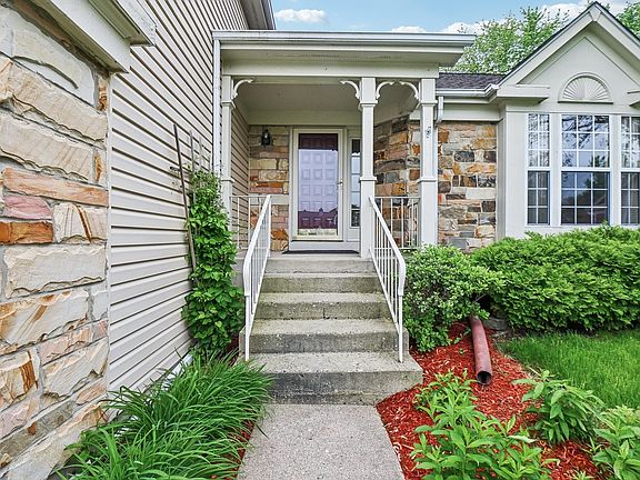 2nd image of 363 Wentworth Ln