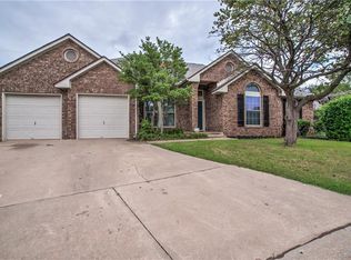 1321 Central Ct, Edmond, OK 73034