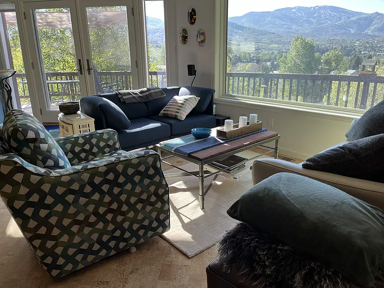 1060 Uncochief Cir — Photo 10