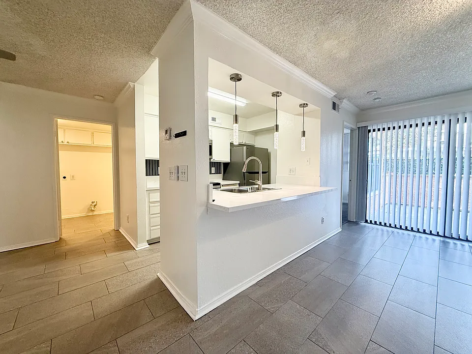 10655 Lemon Ave #3910