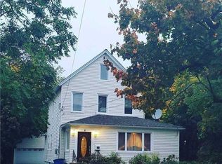 35 Hicks Ln, Great Neck, NY 11024