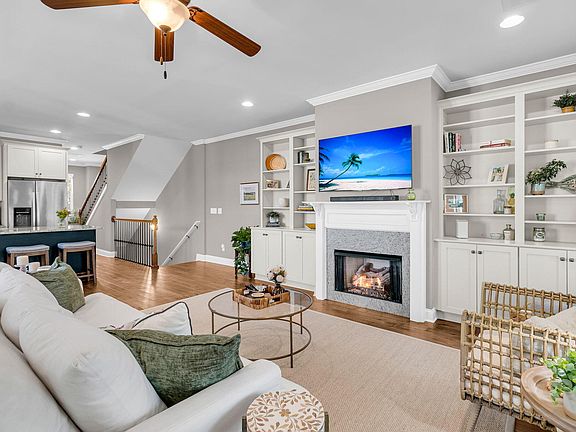 5th image of 124 Slipper Shell Ct