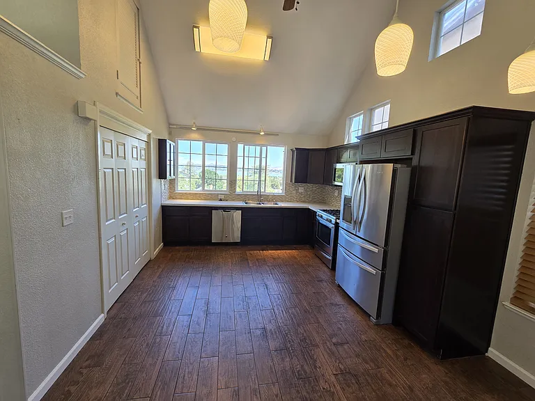 1160 Arlington Way — Photo 14