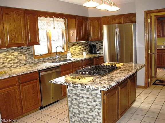 5th image of 3740 Puritan Dr