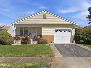 14 Woodstock Drive, Toms River, NJ