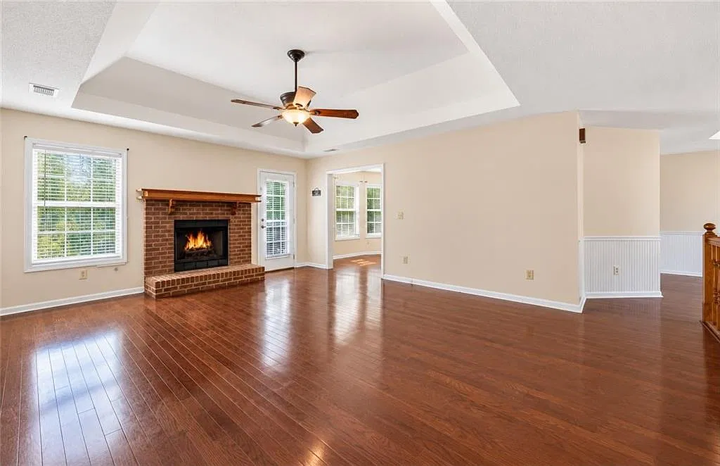 5 bed, 5.0 bath, 2839 sqft, $3,980 — Photo 4
