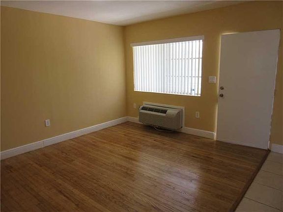 4th image of 8411 Byron Ave APT 10