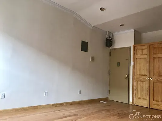 Rented by City Connections Realty | media 26