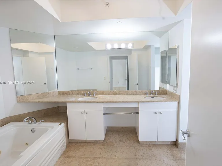 4779 Collins Ave #504 — Photo 16