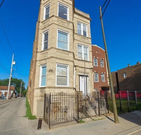 1215 S Homan Ave #3M — Photo 2