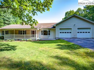 1384 Bakers Ridge Rd, Piney Creek, NC 28663