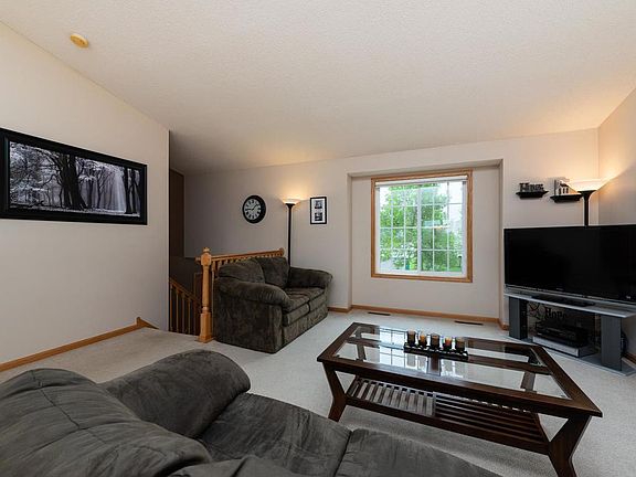 5th image of 708 Frontier Dr