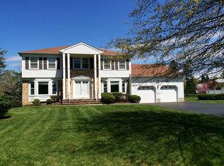 6 Elisa Ct, Manalapan, NJ 07726