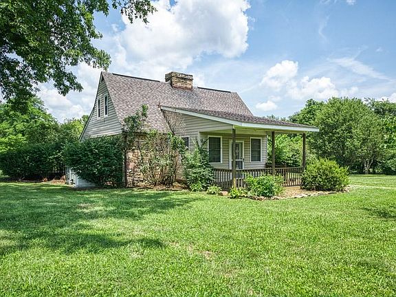 5th image of 993 Highland Ln