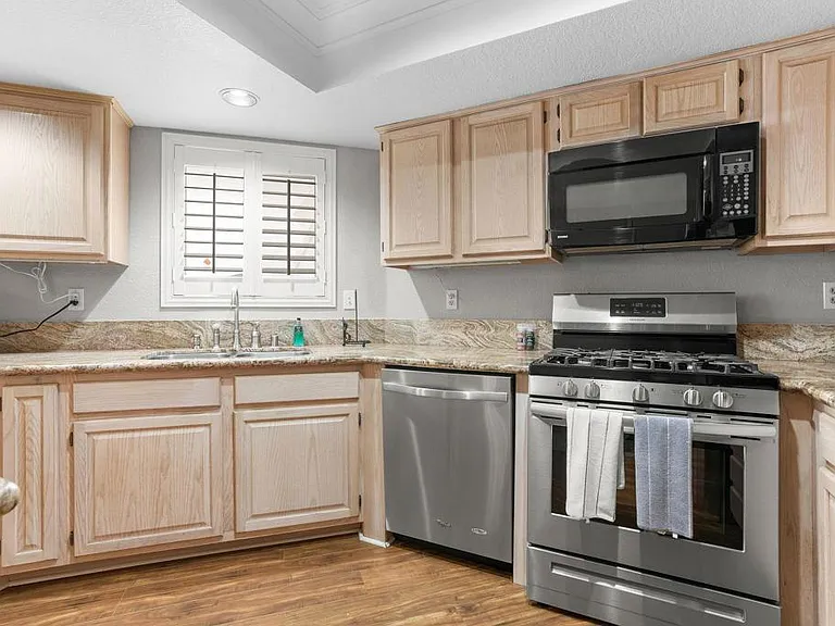 621 N Pacific St N #204 — Photo 11