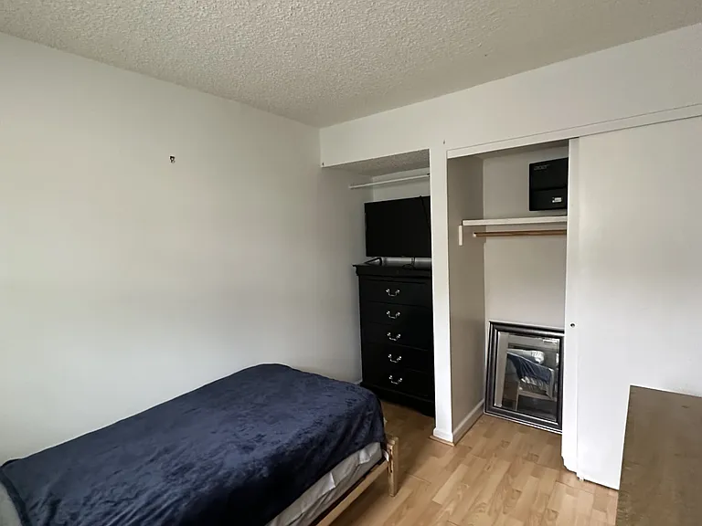 460 35th Ave N #1/2 — Photo 9