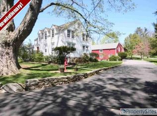 359 Long Hill Rd E, Briarcliff Manor, NY 10510