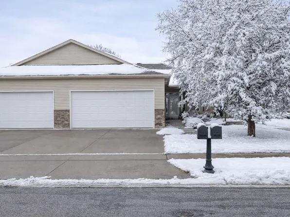 326 44th Ave S, Moorhead, MN 56560