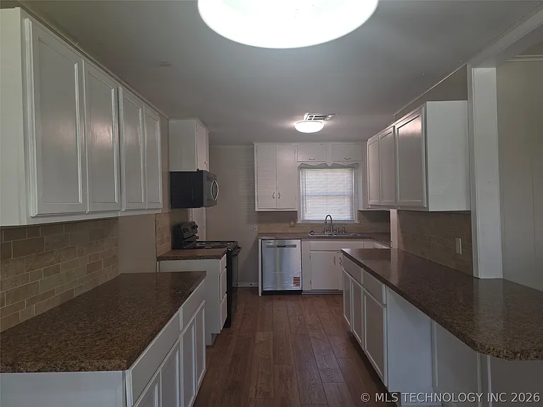 5933 E Latimer St — Photo 8
