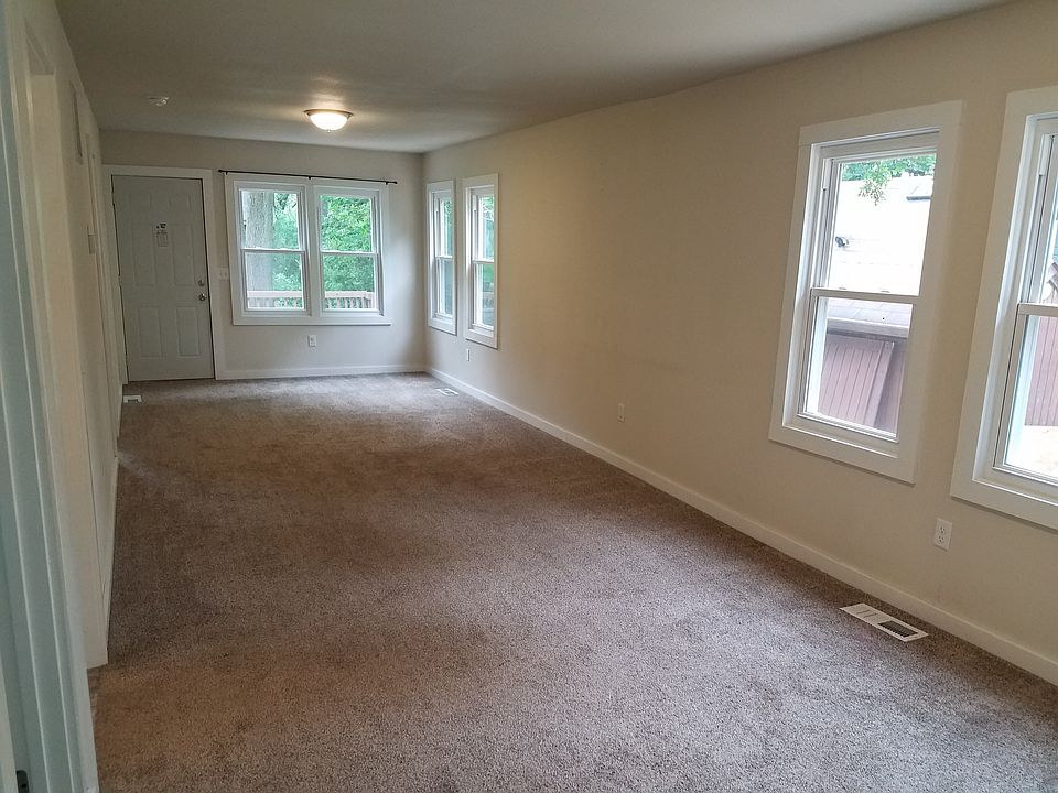 1st image of 266 Koshkonong Dr