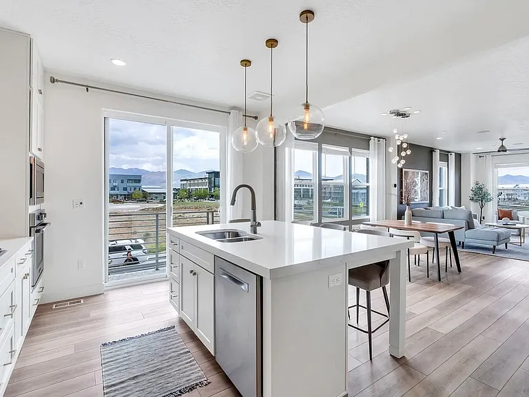 4621 W Daybreak Pkwy — Photo 5