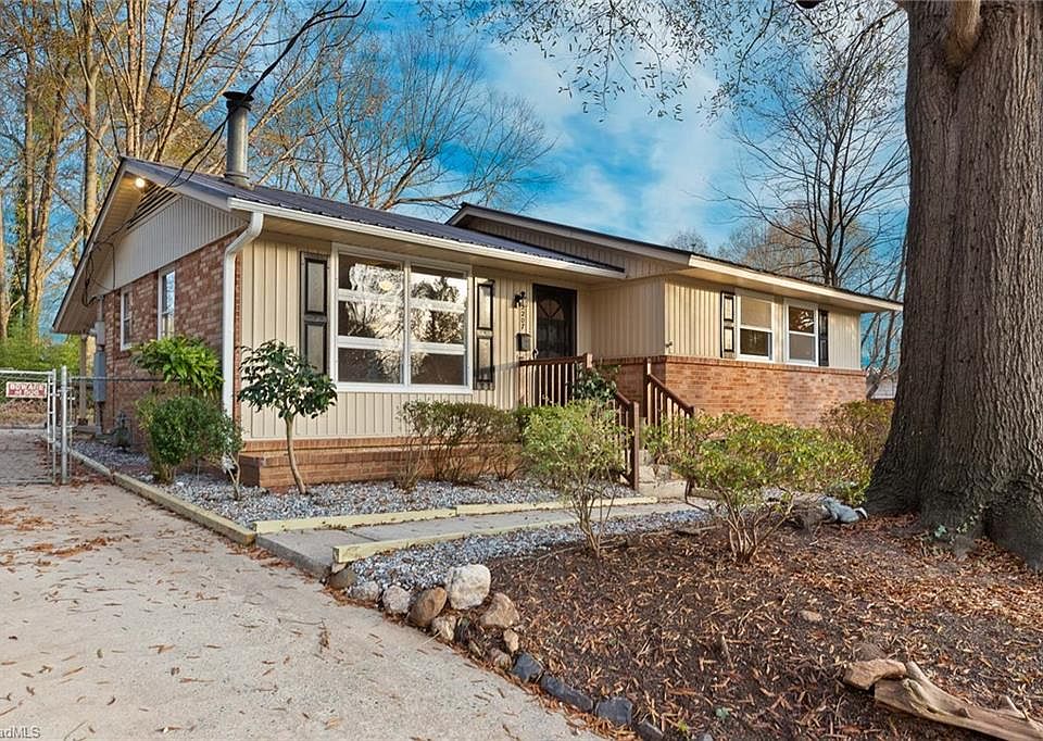 1st image of 2207 Linda Ln